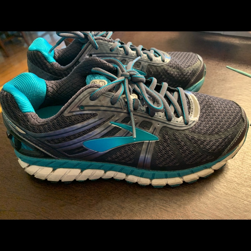 Brooks Ariel X wide 2E 9.5
